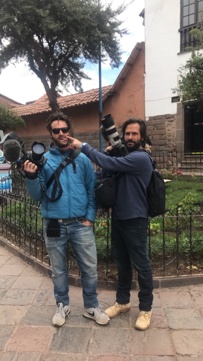 RaulGomez82's tweet photo. Estos dos seres humanos son los responsables de la imagen de #MaratonMan . Llenos de tontuna pero todo lo graban a foco!! #equipazo #buenagente #gentebuena @andavertJOs  🎥📽🎞 https://t.co/jR4bYAVkTY