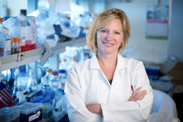 ASMicrobiology's tweet photo. “Part of the trick is not just predicting which viral strain to use but understanding which of those strains will grow to the highest efficiency without changing when we grow it in eggs to make the vaccine.” More on selecting vaccine flu strains on MTM: https://t.co/sJBFnu61tE https://t.co/WNQTcgaoZV