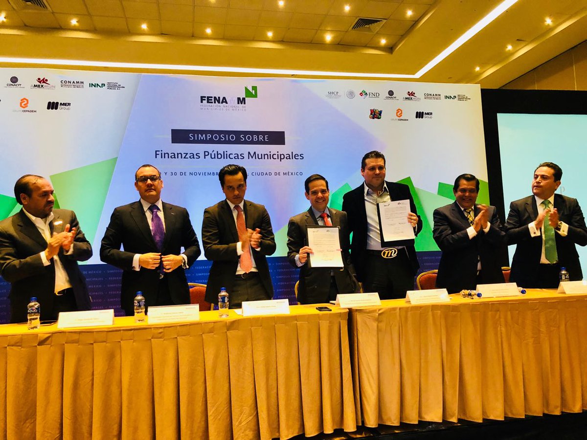 MaloroAcosta's tweet photo. Firmamos un convenio de colaboración entre la @FNDMX y @FENAMM, con el fin de impulsar el desarrollo económico de entidades municipales. https://t.co/CgSA8CyILk