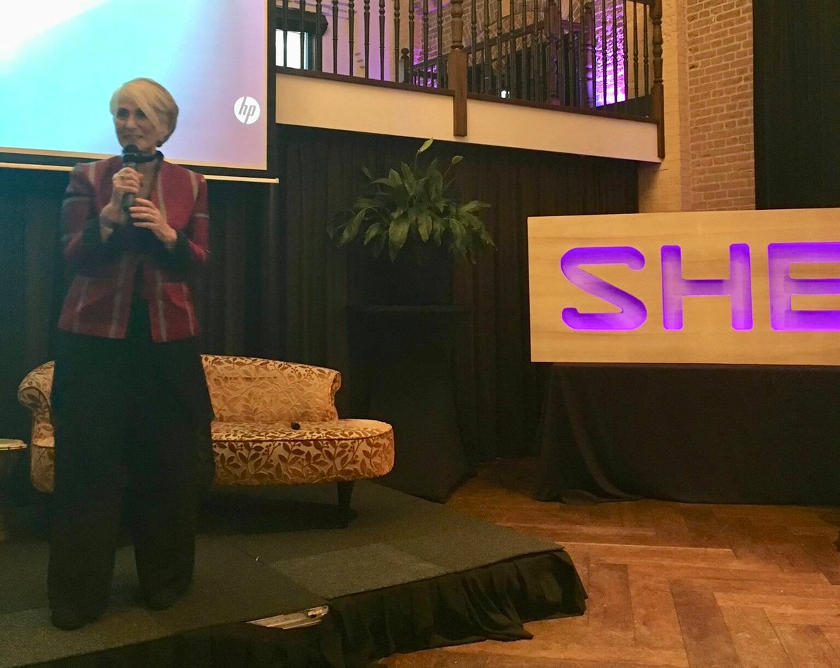 ViolaEdeG's tweet photo. Tercer Evento SHE, hable del Ritmo del Capital Femenino en Amsterdam. Excelente evento #SHE2017 #violaedward #juntasesmejor https://t.co/sx4alHLr5K