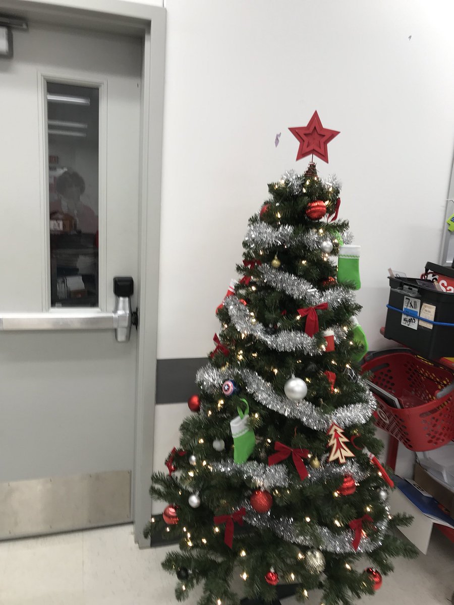 Getting in the holiday spirit at #T1191 ! <a href="/Target/">Target</a> #HappyHolidays #christmas