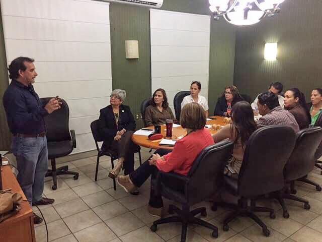 Mirada_Continua's tweet photo. Gracias a la gente de Remax Global Go y REMAX ONE por la invitación a colaborar julio neto a ellos con este taller de fotografía, y felicidades por estar siempre en constante preparación. Taller de Fotografía en Tampico #MiradaContinua https://t.co/Rswnwzcii9