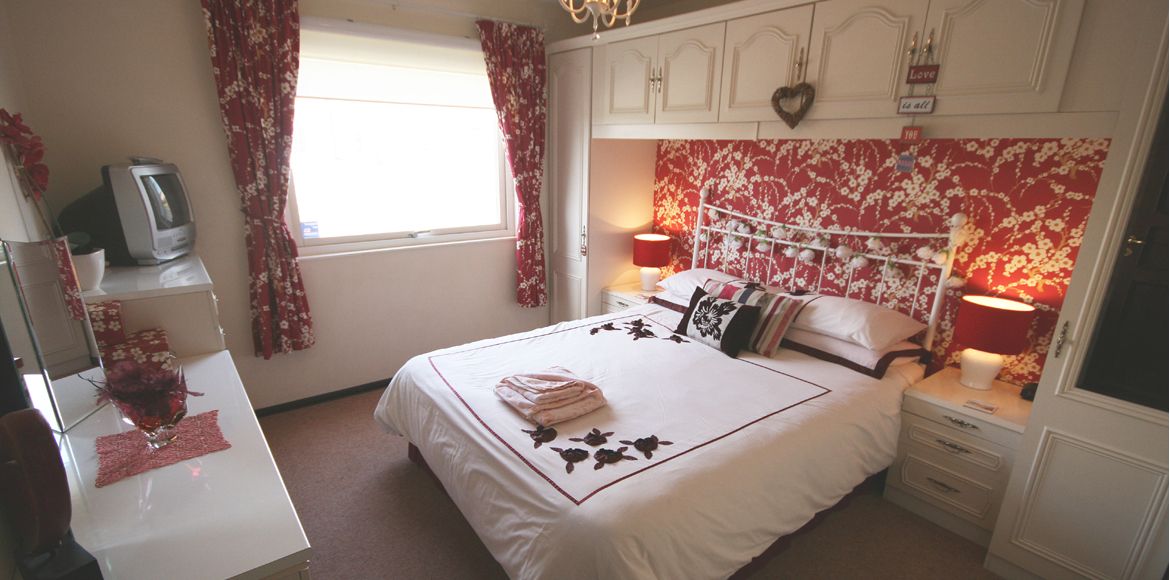 GDHolidays's tweet photo. #Xmas &amp; #NewYear #cottagedeal: 22 or 29 Dec: 7 nights £550 in 5 person #dogfriendly 3, Dunes Court, Beadnell. #Wifi, #parking, shared #garden: https://t.co/PhGyfrty1Q https://t.co/gyuL5mcDTi