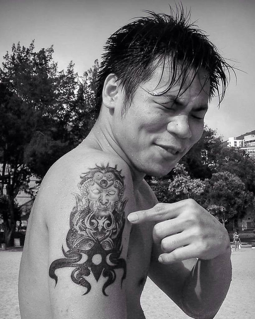 rickricardobr's tweet photo. #hongkong #asia2017 #viagenspelomundo #旅行 #tattoo #tattoos #travelaroundtheworld #travel #streetphoto #streetlife #街头摄影#streetphotography #fotoderua
#expat #expatlife #adventuretravel
#viagensdeaventura #acompanhanteparaviagensdeaventura #viage… https://t.co/VAUZctnqnT https://t.co/QqIcHpjP60