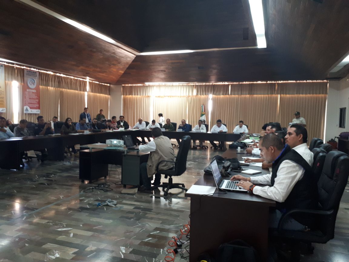 pcivilchiapas's tweet photo. #FelizMiercoles Autoridades del Comité Estatal de Emergencias de Proteccion Civil se reunieron para activar a las dependencias en cada uno de sus ámbitos para llevar acabo acciones de apoyo a población desplazada de Chalchihuitán @Luis_Manuel_GM @VelascoM_ https://t.co/Ja2xRKMPAL