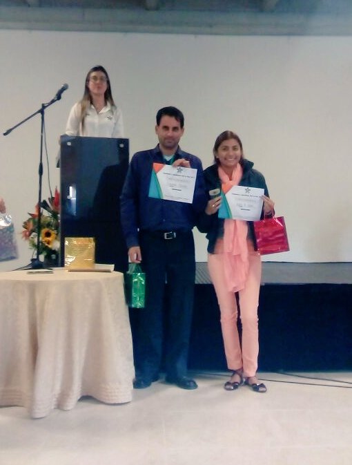 jaimetorradoc's tweet photo. Aprendices bolivarenses #OrgulloSENA👏 ocupan 🥇🏆🎖primer lugar en modalidad de Teatro y Cuenteria en #SENAEsCultura que se realiza en #Cúcuta y reciben 🏆🏅en el primer puesto al mejor escrito, en concurso de Oradores y Escritores que ocurre en #Medellín https://t.co/5v0yNtaKAA