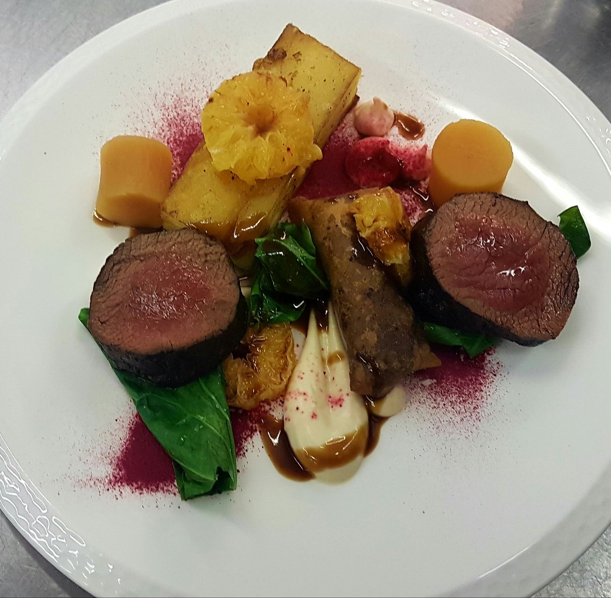 ChefChatfield's tweet photo. Cheeky little special #venison #orange #beetroot #chocolate https://t.co/9cExeqCN4u