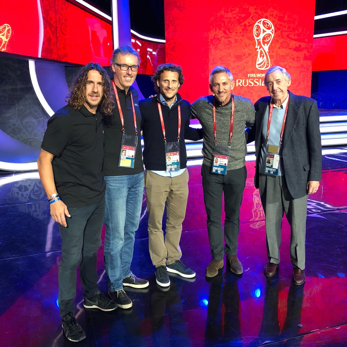 Carles5puyol's tweet image. En uno de los ensayos del sorteo del Mundial #Rusia2018 han salido estos grupos ficticios. Os imagináis que este grupo de la muerte fuera verdad? Menudo mundial nos esperaría.