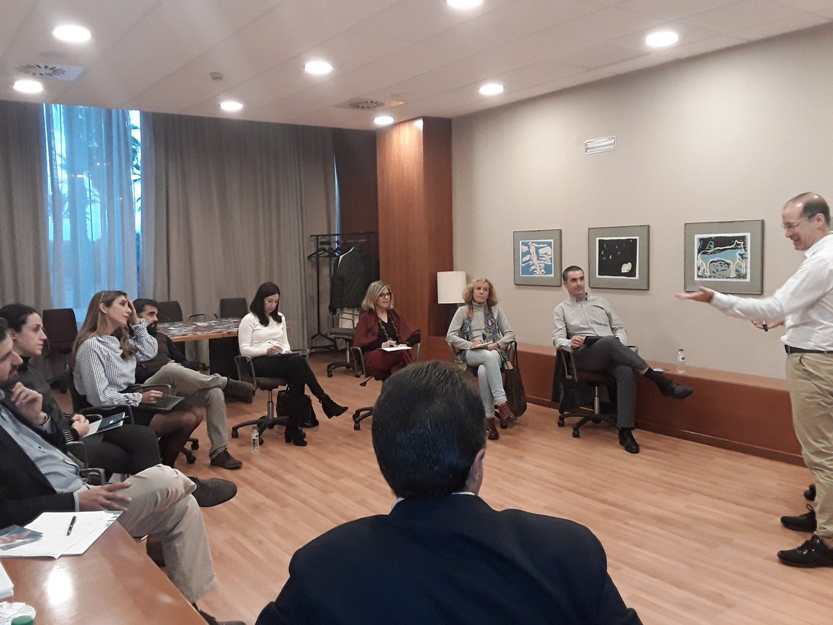 aecop_cat's tweet photo. #1erForoAecopCatalunya con @Alex_Galofre y su taller #Sikkhona, imprescindible en el #coaching de #equipos #comunicacion #reconocimiento https://t.co/rCHFFQ9ET9