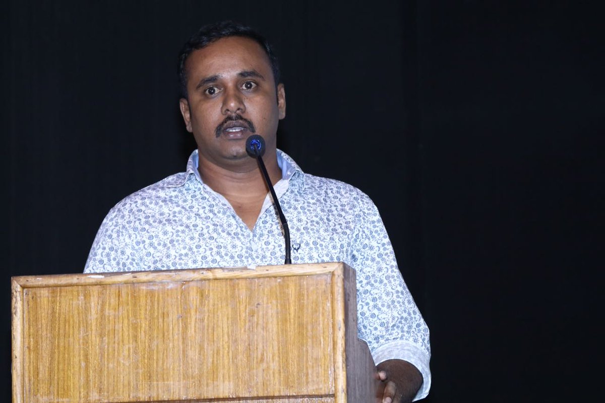 ctcupdates's tweet photo. #Seiaudiolaunch stills
#JustSeidaa #29Nov2017
@NyxLopez @Nakkhul_Jaidev @AanchalOfficial @SeiTheFilm @TrippyTurtle10 @Shankar_Live @YugabhaarathiYb @MannuDxb @trendmusicsouth @chandrikaravi_ @prakashraaj https://t.co/LKDrcMcRYG