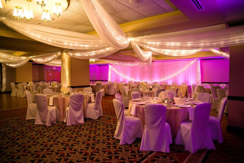 Still time to book your 2018 Wedding before the end of 2017 for complimentary ballroom draping! *new inquires only, contact hotel for info #WeddingWednesday