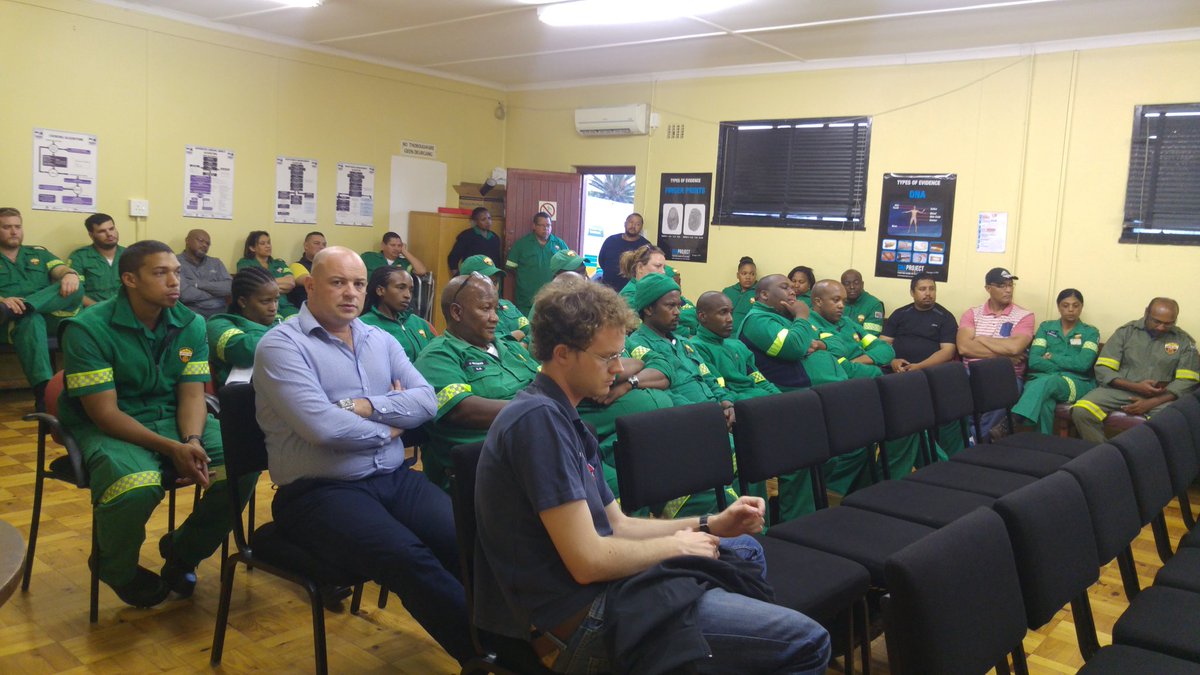 #EMS director Dr de Vries addressing #WesternDivision staff about safety matters. Really good turn out. Positive discussions being had. #ProudlyGreen #TeamWork #ProtectYourEMS