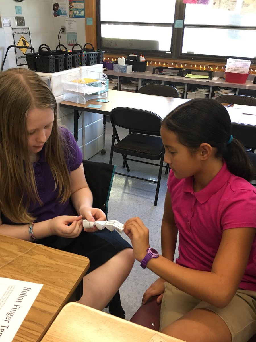 MrsMalik5thVES's tweet photo. Learning about #howhandmuscleswork and making #robotfingers & #robothands @MysterySci @VineyardsVipers @collierschools @ccpsSTEM @DiscoveryEd #staycurious #humanbodyunit #5thgrade https://t.co/LD7eKbsFzs