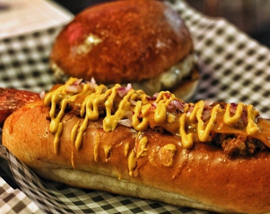 BRGRCOUK's tweet photo. Can't decide between our epic BRGRs or Dogs? Just take a leaf out of @bisibajomo's book and go for both. #HappyHumpDay #BRGRCO #BRGRSOHO #BRGRPRN https://t.co/OeEohhS0Rt