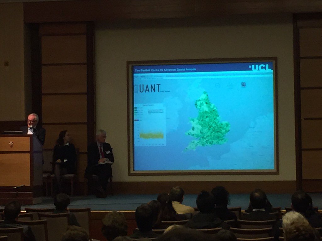 CASAUCL's tweet photo. Final presentation for day 1 by @jmichaelbatty on Quant, a web-based model built with Richard Milton https://t.co/YcJgBHzNiu
