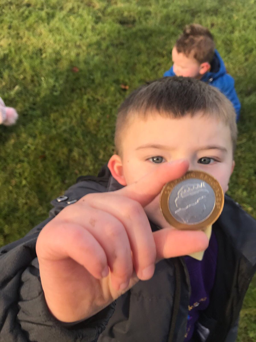 netherweans's tweet photo. While outdoors playing we went in a “Money hunt” and found a £2 #money #wordoftheweek #activelearning #developingearlynumeracyskills https://t.co/gl9IMsDnJP