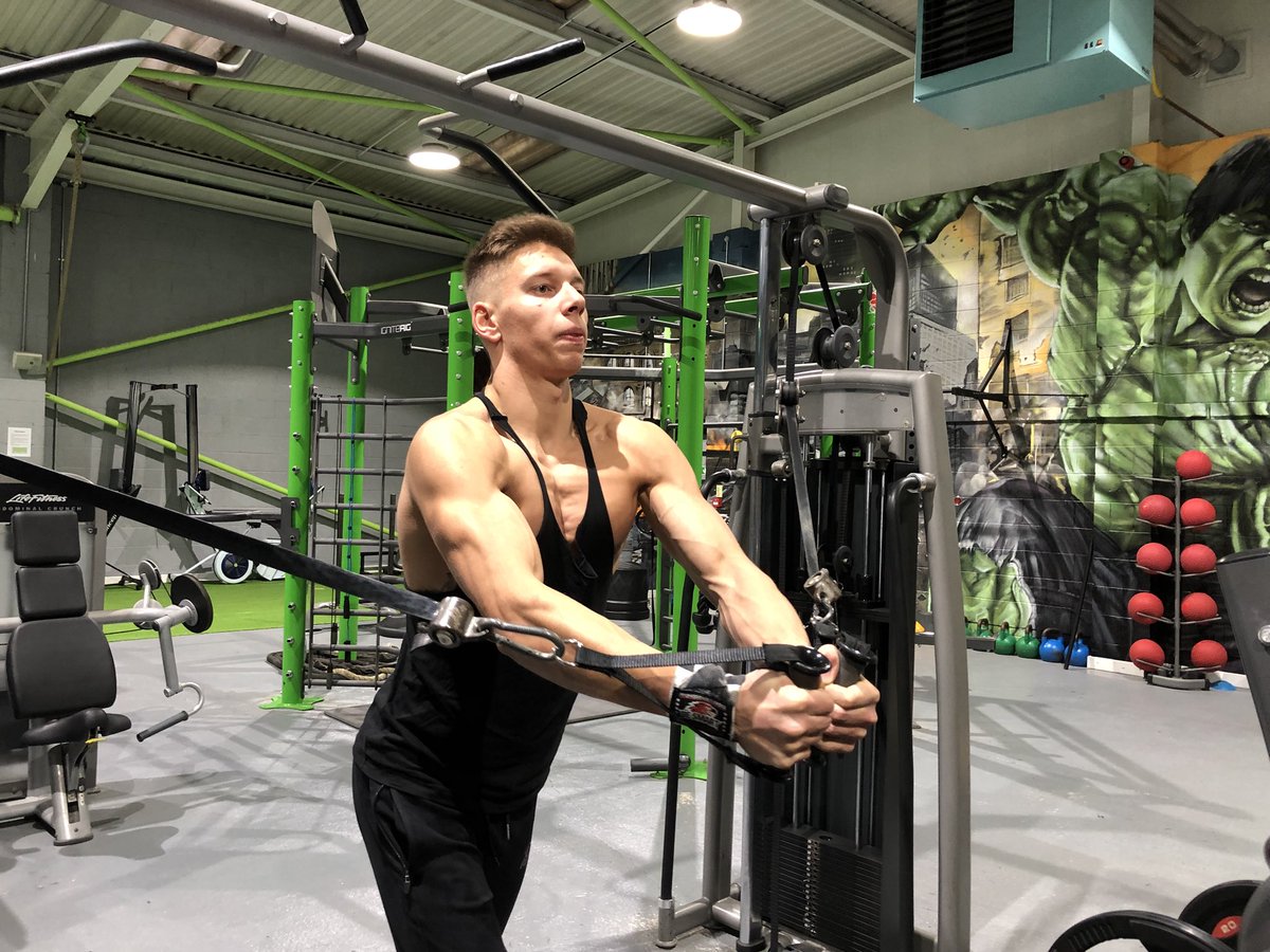JakubGrabinski's tweet photo. Another good chest workout 💪🏻🔥 @gymeliteftness https://t.co/h6PDMp0pqo