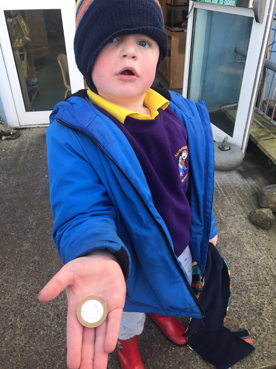 netherweans's tweet photo. While outdoors playing we went in a “Money hunt” and found a £2 #money #wordoftheweek #activelearning #developingearlynumeracyskills https://t.co/Je0zd6Z4tz