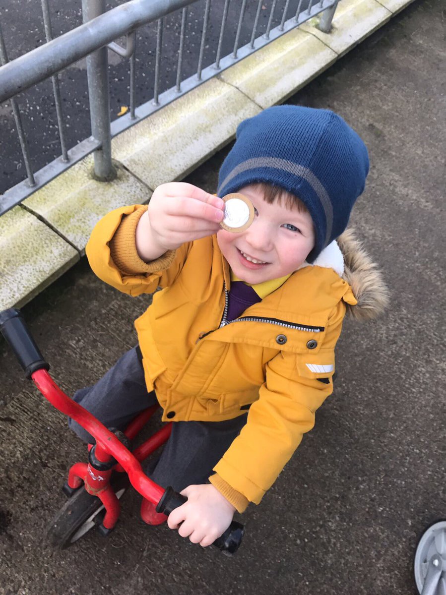 netherweans's tweet photo. While outdoors playing we went in a “Money hunt” and found a £2 #money #wordoftheweek #activelearning #developingearlynumeracyskills https://t.co/Je0zd6Z4tz