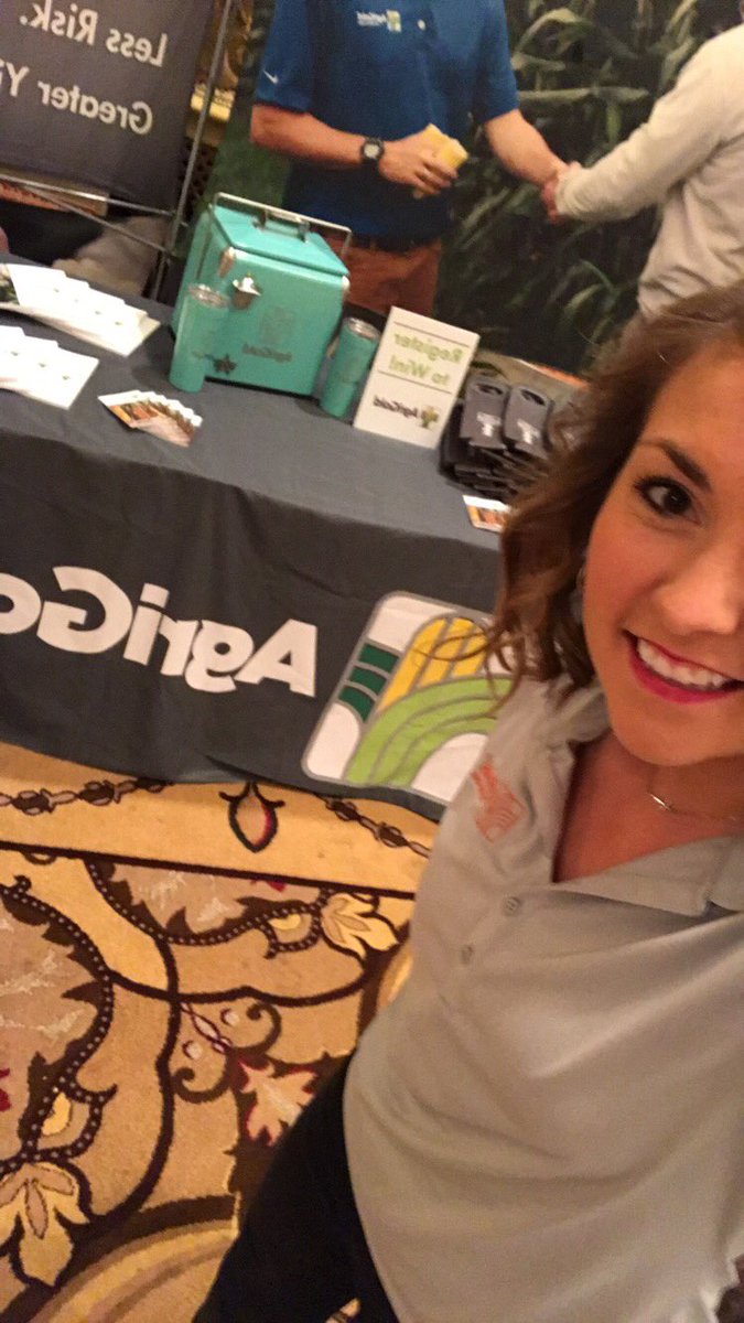 KaylaLynn1791's tweet photo. Visit @agrigoldhybrids booth at @FarmJournal’s #EWA for a chance to win this awesome cooler! https://t.co/j6Hhbedvgh