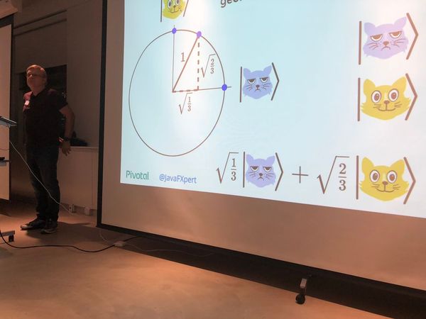 DigitalMirko's tweet photo. Event Photos, Awesome Lecture (#CJUG #ChicagoJavaUsersGroup)
November 28, 2017 - 105 went
#JamesWeaver (@JavaFXpert) Presents: #QuantumComputing Exposed - The Fundamentals
https://t.co/ZgTY2QpZPW https://t.co/QAYEWina4H