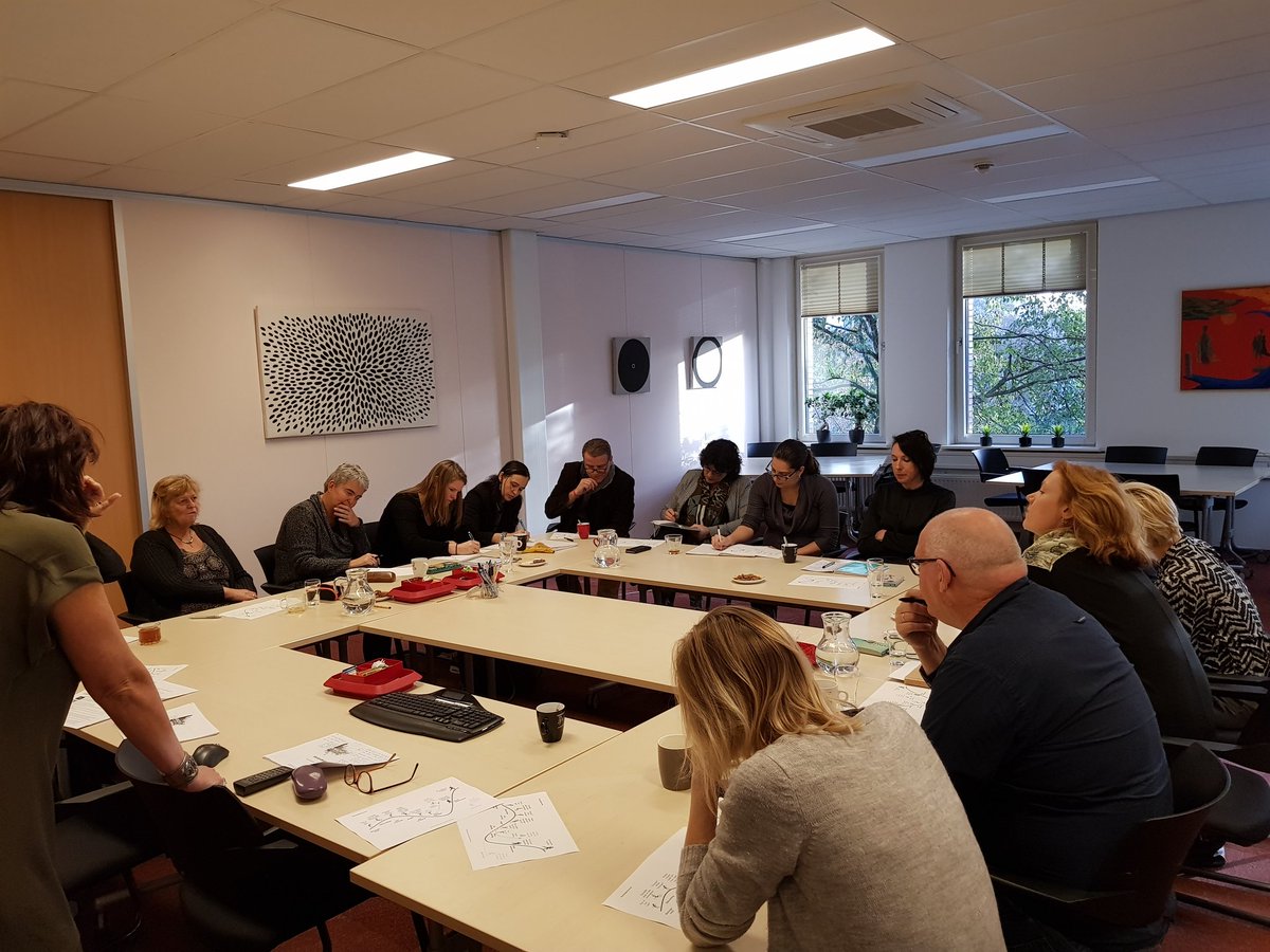 FritsPuhl's tweet photo. Geslaagde workshop met 14 betrokken schoolleiders @St_leerKRACHT bij CPOW: verandercurve en intervisie. Ervaringen en inzichten delen. https://t.co/v10pxmcab3