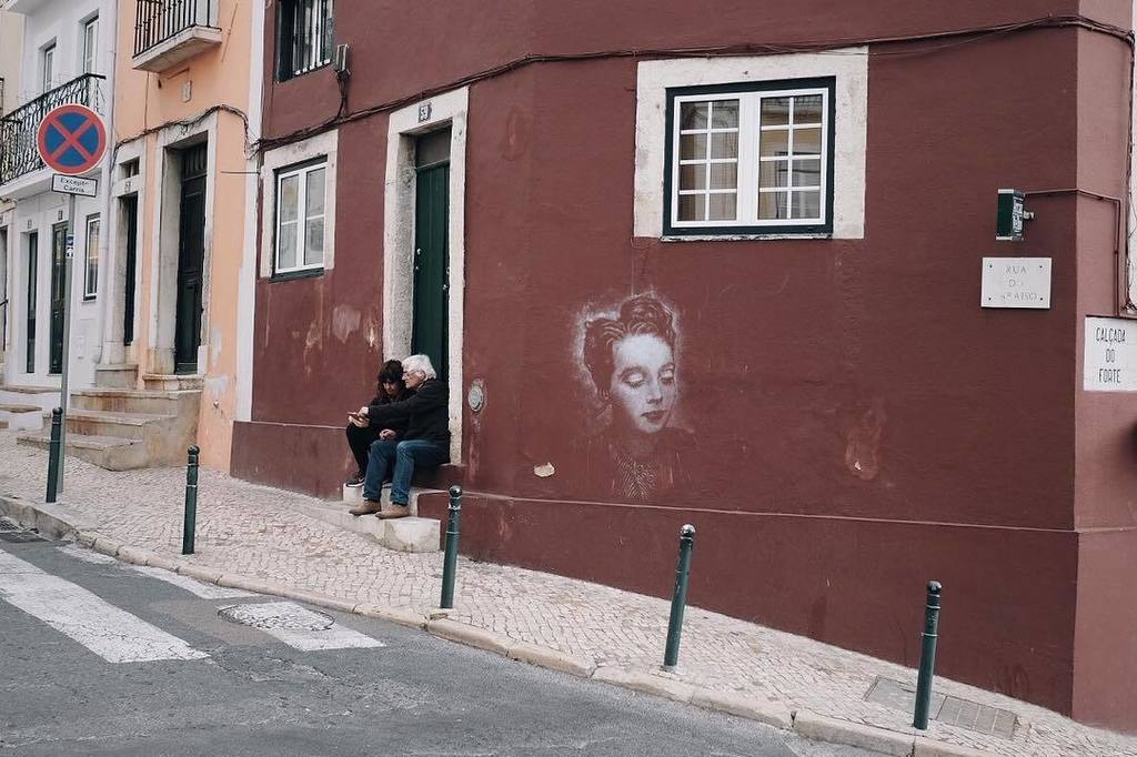 JeHaTweed's tweet photo. #streetart in #beautifullisbon #lisboa #lissabon #portugal #europe #travelgram #chillmode #portrait #alfama #urban #vintage https://t.co/MvIBnEGB4m https://t.co/iIsyli6ShU
