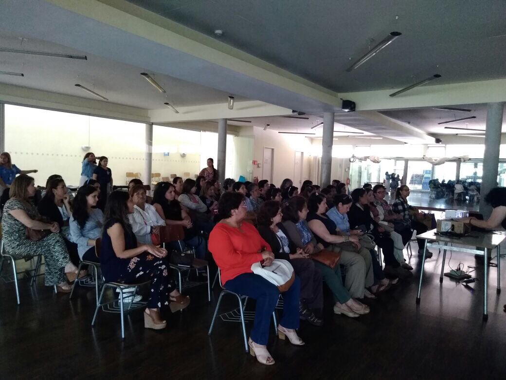 stgomujer's tweet photo. Comisión de Machalí viene desde su comuna a conocer la experiencia en el trabajo en “Escuela de emprendedoras”. https://t.co/n7zq9aQE3Z