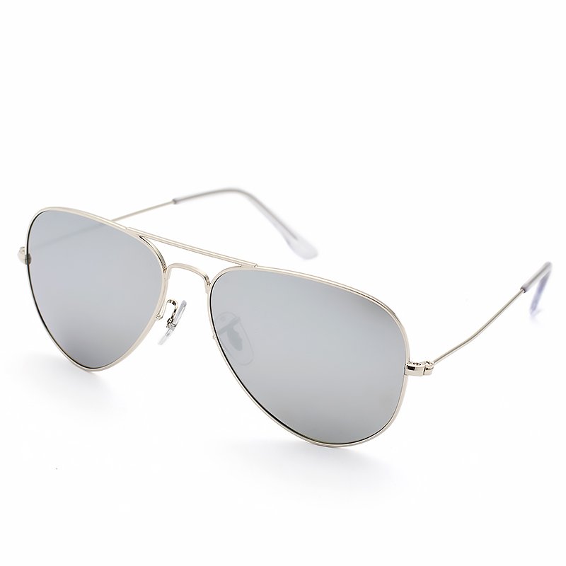 EG_Visur's tweet photo. Novedad en lentes para el modelo N1 en el mercado:
😎 Lente polarizada
😎 Unisex
😎 Protección UV400
Disponible sólo en ópticas para garantizar la calidad del producto.
#AlucinoConMisGafas #ElenaGarciaEyewear #visur #sunglasses #gafasdesol #moda #eyewear https://t.co/Plt7W4kTY1