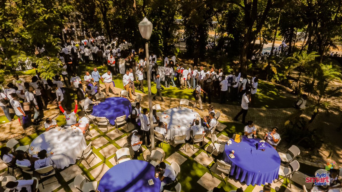 HTsmarttalent's tweet photo. Lors de la pause du midi dans les jardins de @KaribeHotel ! #HTSmartTalent https://t.co/MRmTUquBm9