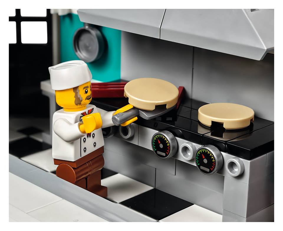 thebricktherapy's tweet photo. LEGO Creator Expert 10260 Downtown Diner is coming on January 1st
The new LEGO set for 2018 is looking pretty awesome. #everythingisawesome
#legoretro #LEGO #RETRO #AFOL #LEGONEWRELEASE https://t.co/igsGtSrVtV