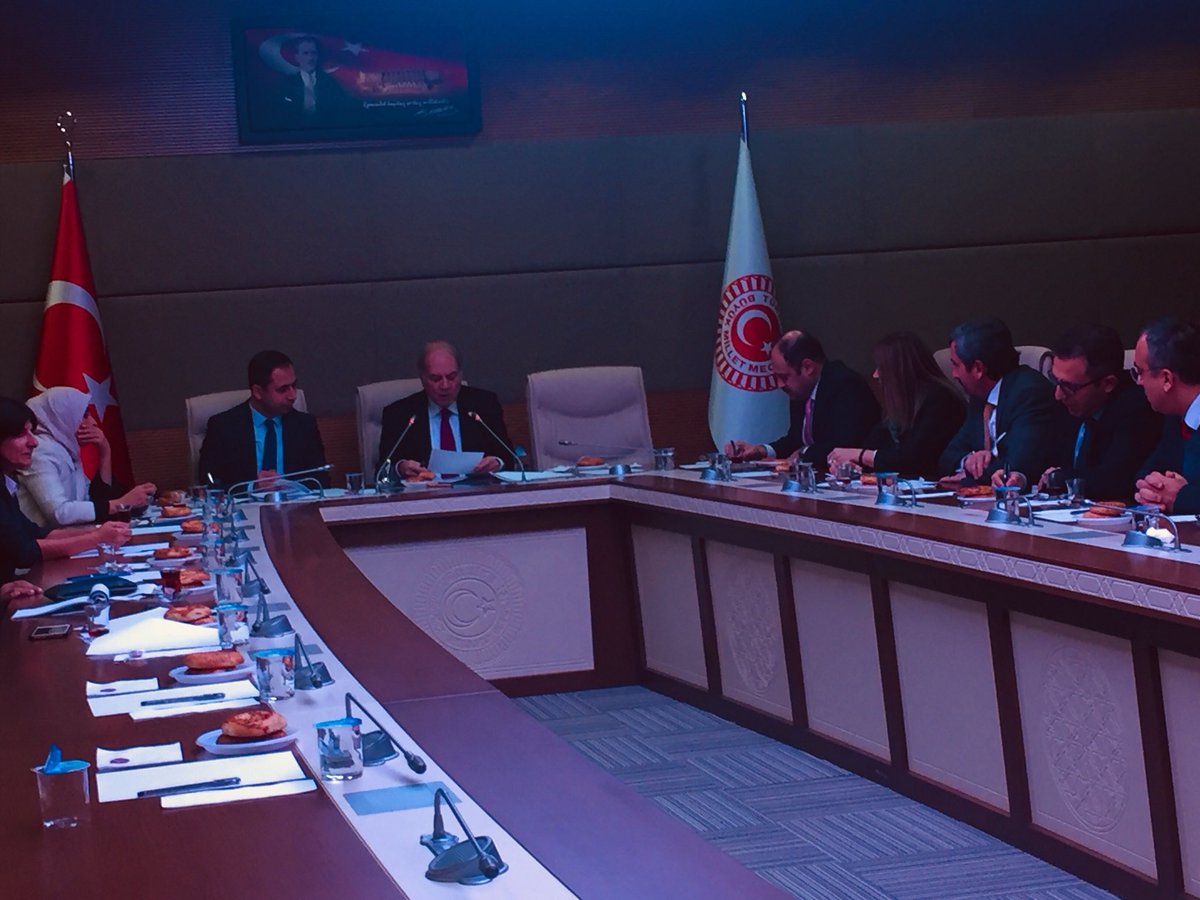 Avrupa Birliği Uyum Komisyonu olarak Komisyon Başkanı seçimi için toplandık. Komisyon Başkanlığına tekrar seçilen Şanlıurfa Milletvekilimiz Sayın <a href="/kasimgulpinar/">Mehmet Kasım Gülpınar</a>’ı tebrik ediyorum. Hayırlı olsun.