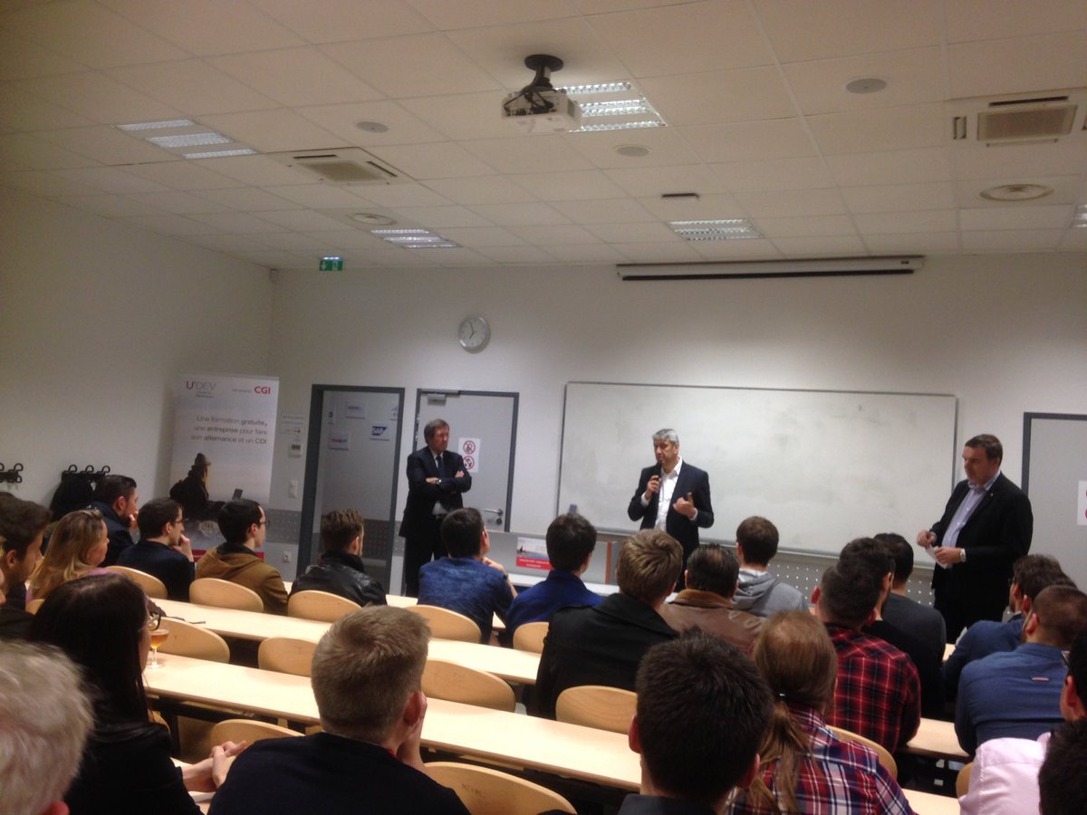 HDeboey's tweet photo. Daniel Lecerf @CGI_FR ouvre l'inauguration du campus #UDev_CGI à Lille et remercie les alternants qui nous font confiance pour cette belle aventure https://t.co/zDBtS26IYg