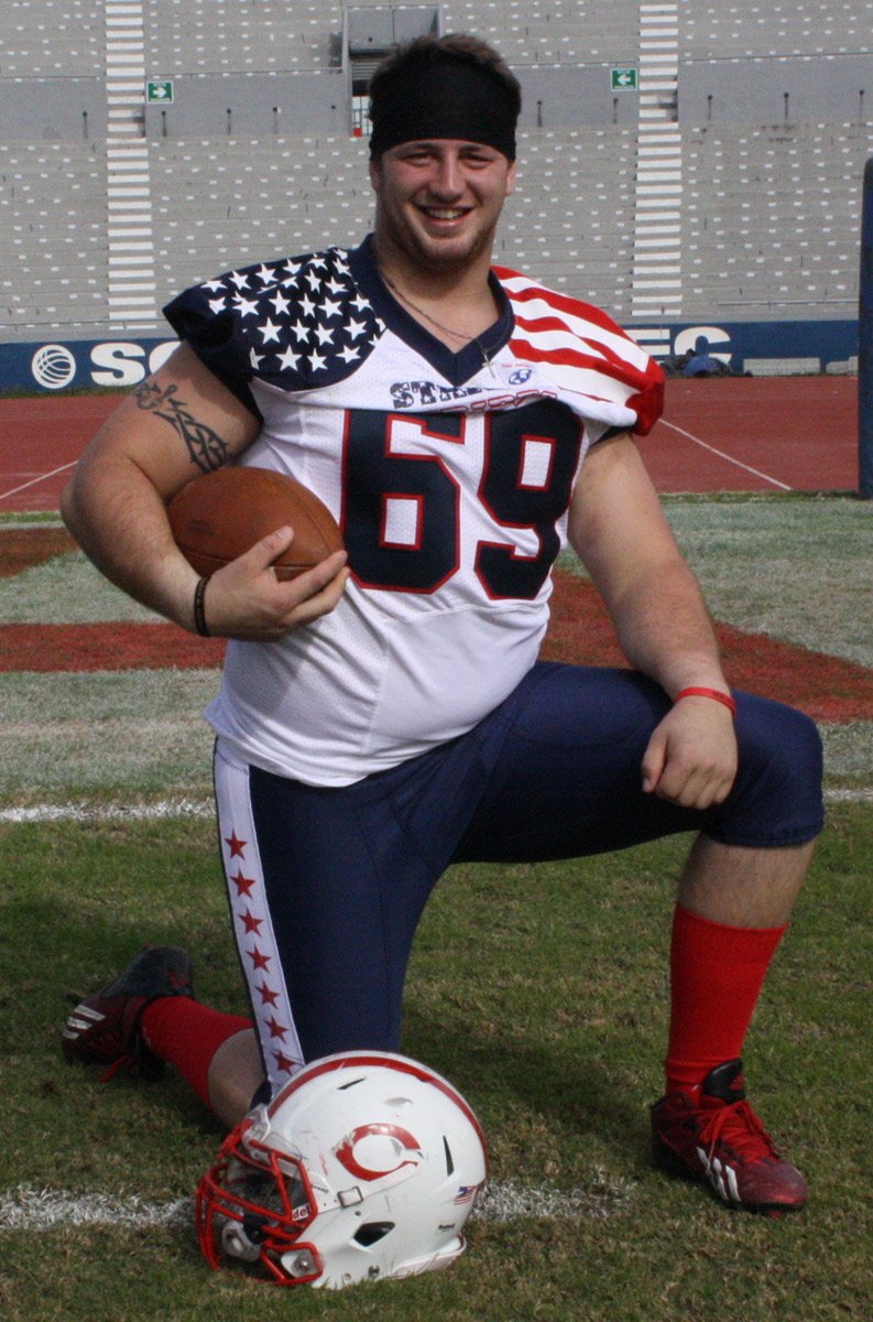 globalsportsguy's tweet photo. Two former @CentralDutch #D3FB players have been named to the #AllTazonTeam celebrating 20 years of football event played annually in Mexico:
OL Travis Hook and DL Danny Samson, both from the 2013 team.
https://t.co/VHNb4c9FsF https://t.co/eDRNWysOK3