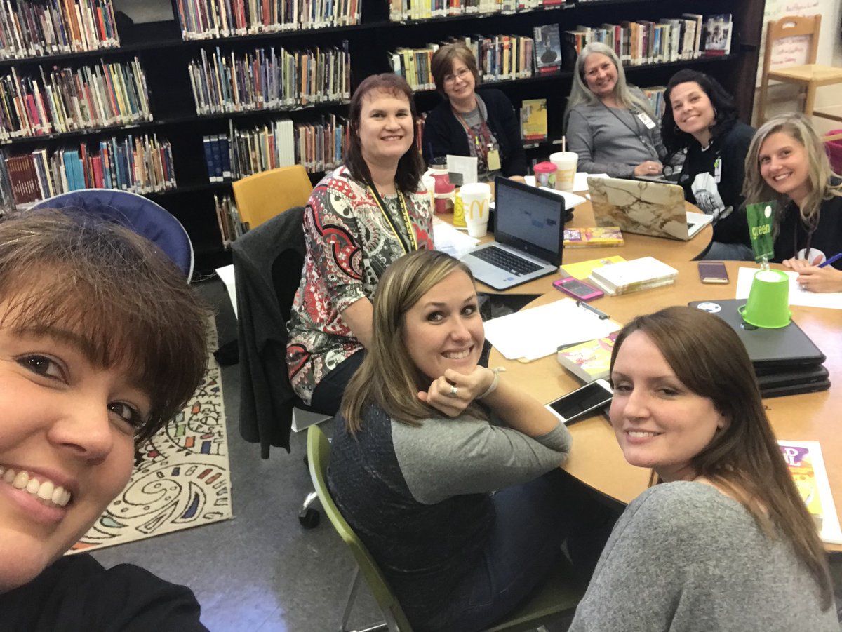 SGarrisonRES5's tweet photo. November has been an amazing month for technology planning &amp; training. Especially loved hosting the GoFormative PD for my amazing coworkers. Looking forward to my next one on Friday at the TETC Conference. #BCSRocks #RESRoars #TechRocks https://t.co/pmYHVh5a9L