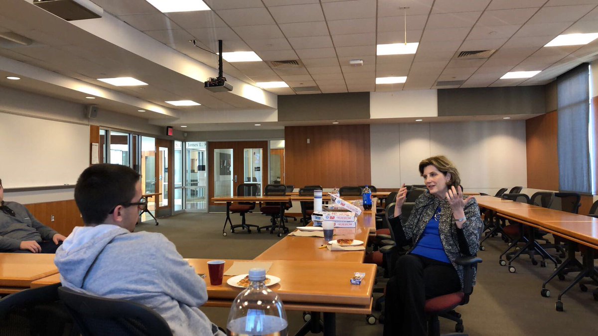 asilve14's tweet photo. .@DeanDalglish and @benfox232 discussing media law and the future of @merrillcollege #j262a @Alanna_Delfino https://t.co/NvPubzrgpV