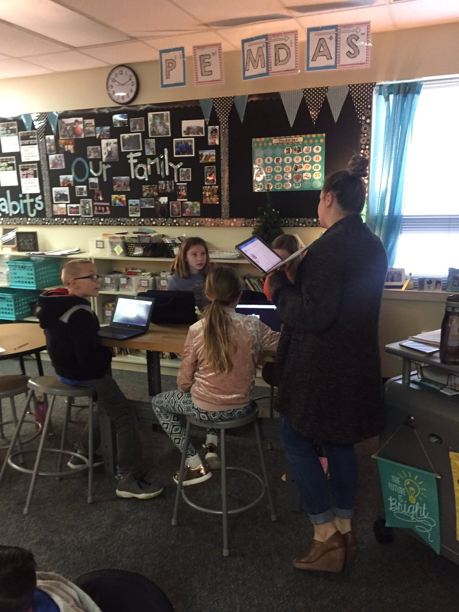 mrsnethsclass's tweet photo. Jewell students share their immigration capstone games and @nearpod experience with our 5th graders. #lcblazers @williamjewell #lpsleads https://t.co/L1I8u0UJww