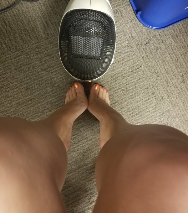 My #feet and #toes are FREEZING. So I'm warming them up. Who wants to help?   #sexyfeet #calves #footworship<a href="/tag/feet"class="tags">#feet</a><a href="/tag/toes"class="tags">#toes</a><a href="/tag/calves"class="tags"><span>#calves</span></a><a href="/tag/footworship"class="tags"><span>#footworship</span></a><a href="/tag/sexyfeet"class="tags"><span>#sexyfeet</span></a>