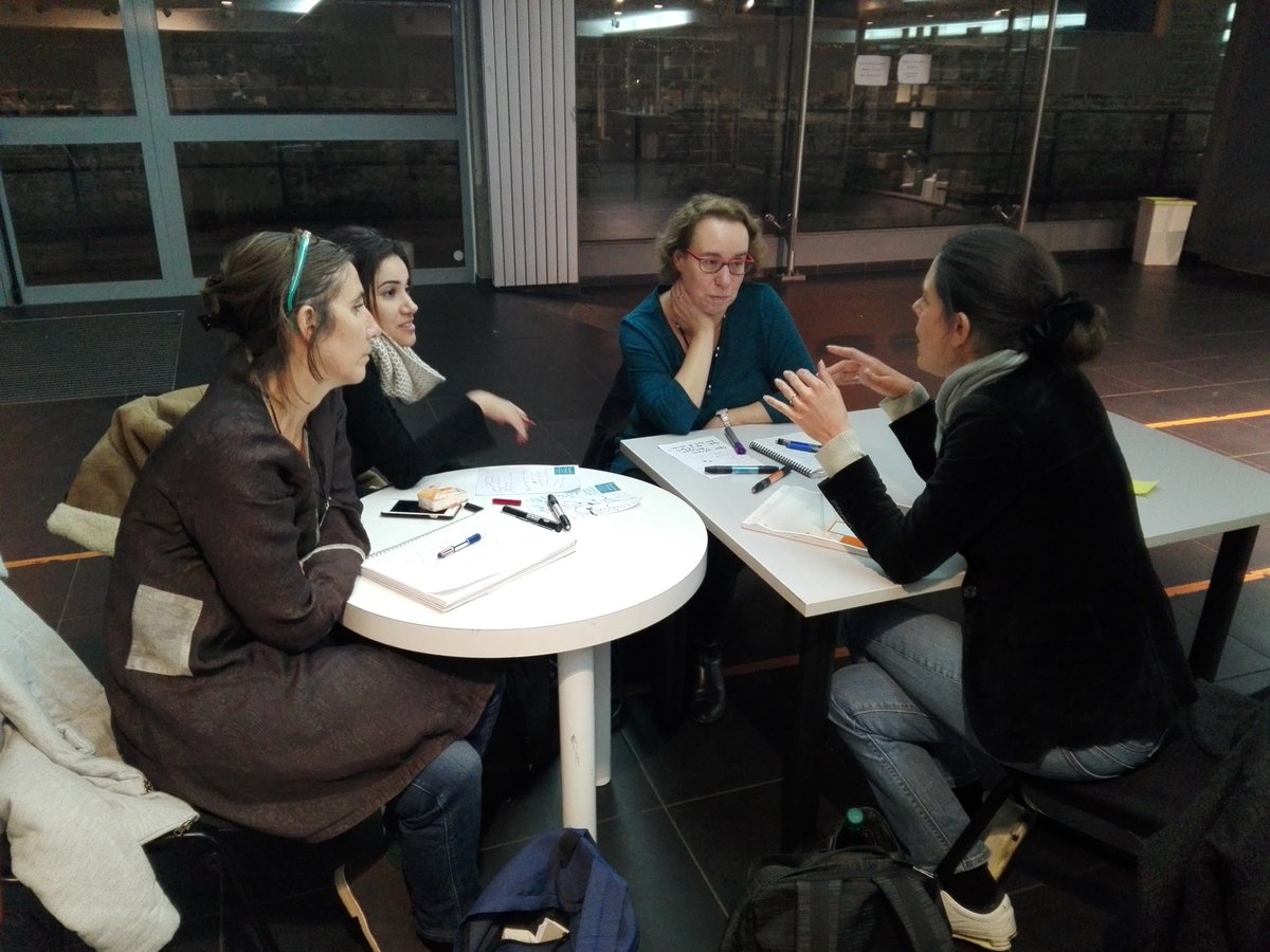 AuroreDandoy's tweet photo. #OWEE #RGCSParis Experimentations «il faut prévoir le retour» ; Open «des codes d'ouverture pour accueillir les nouveaux?» ; Walked «marcher permet les silences» ; Event-based «je ne sais pas où je suis, je ne vais pas prendre le lead!» https://t.co/EoU6d6WxDh