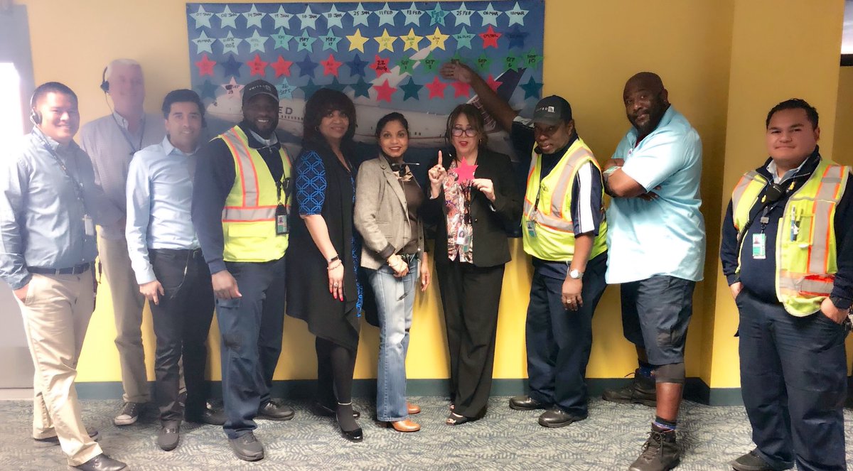jazzj98's tweet photo. Workflow this morning! LAX#1  amongst the hubs 100% Star!! 
#whyiloveao @ hareloplane 
@weareunited 
@ljimbosocal 
@UA2winLA
@LAXrockstar 
@JZCayanan https://t.co/ezhjfj30iG