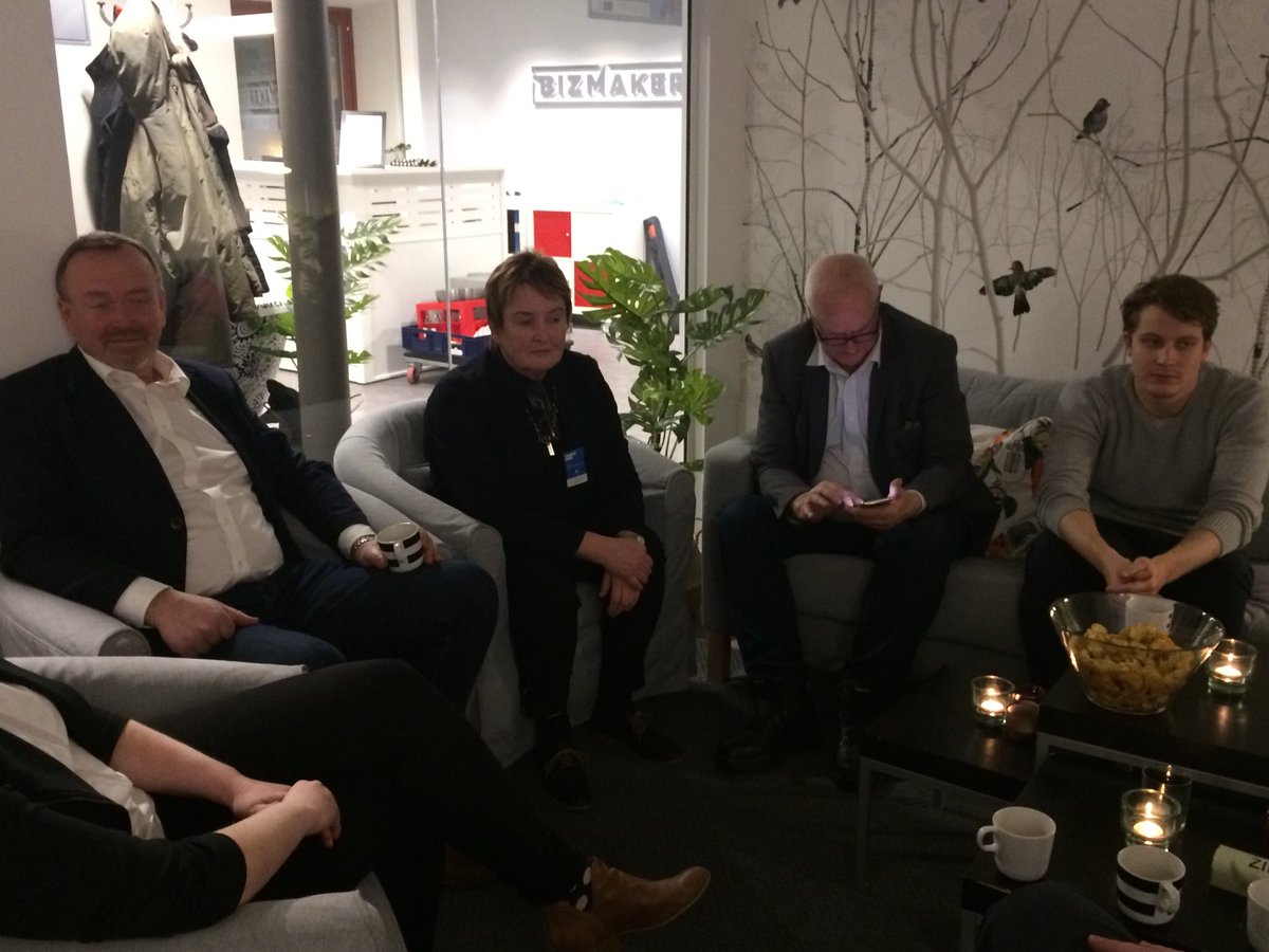 BioBusinessAr's tweet photo. Kvällspass med @bizmakerse och spännande startup-bolag i Forest Business accelerator. Lovande idéer med sikte på export inom nåt år. https://t.co/vZb594pHCS
