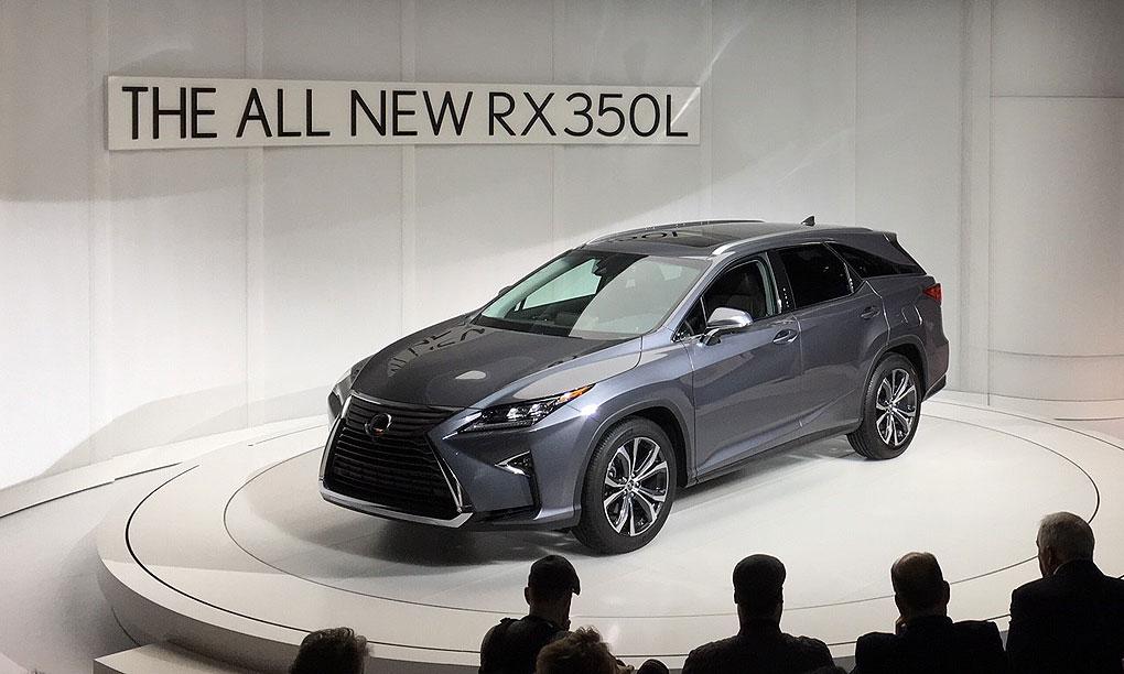 Automotive_News's tweet image. Lexus stretches RX crossover to add optional third row dlvr.it/Q3VmPC