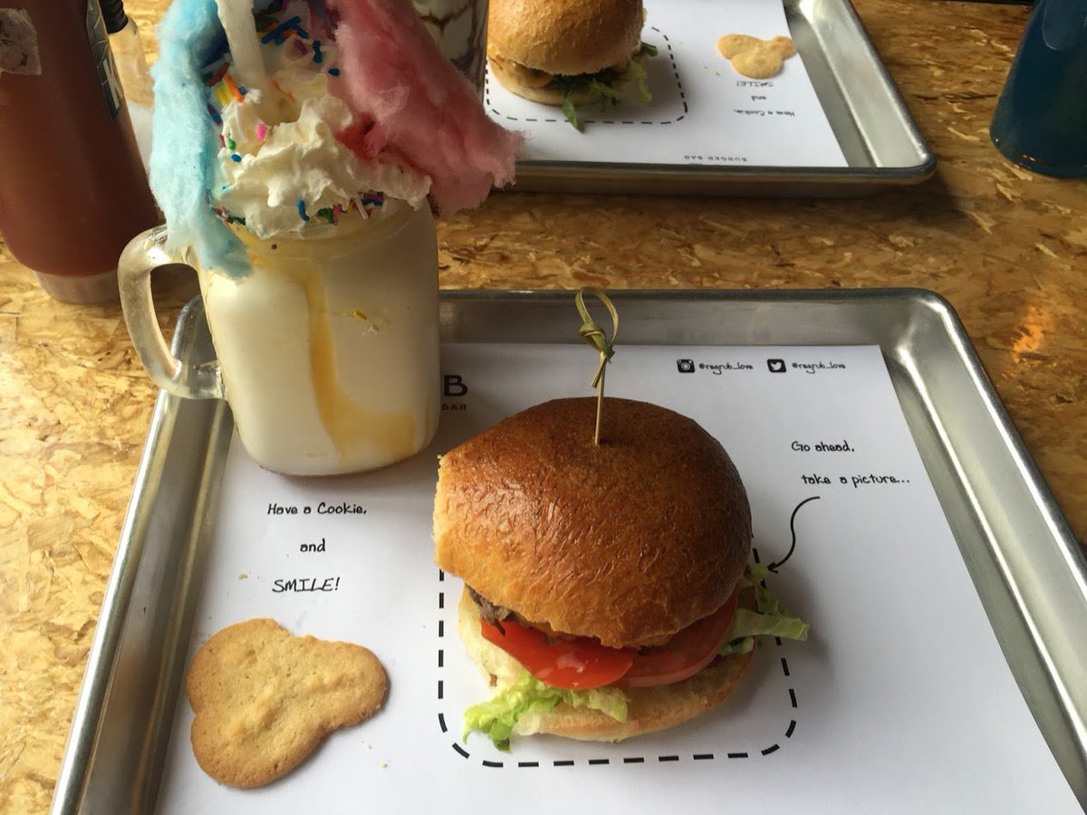 JessikaGuse's tweet photo. @TheMikeSweeney @saskafternoon How can people in #Saskatoon NOT be excited for these delicious creations. #Regrub #yxe ๐๐๐๐๐ https://t.co/s68a7bzYNC