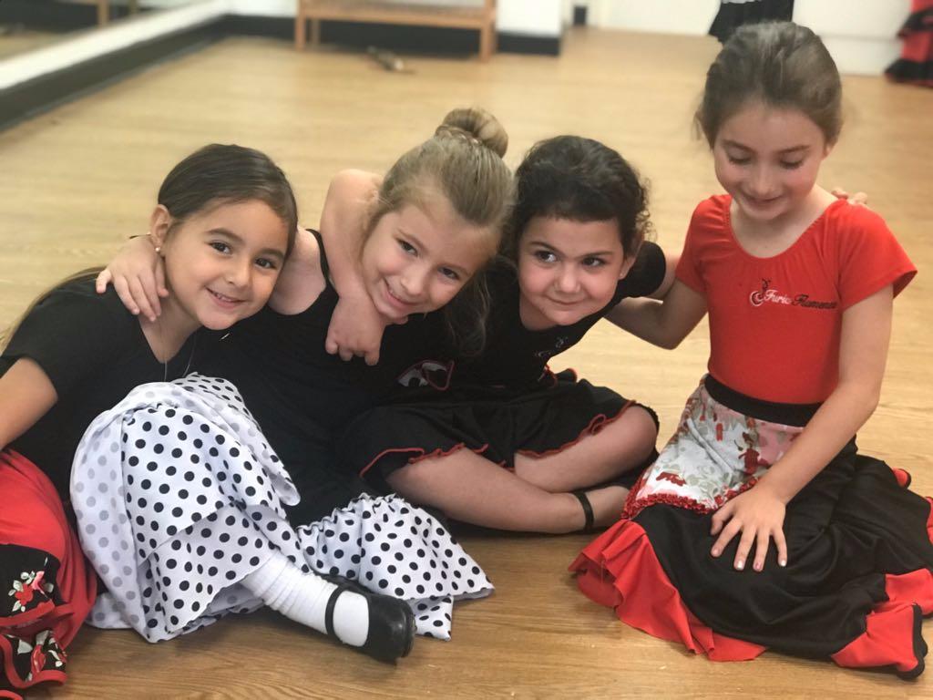 Furia_Flamenca's tweet photo. Wednesday Hug 🤗 #furiaflamencamiami #furiaflamenca #girls #flamencas #flamencomiami https://t.co/DcWgyeXURK