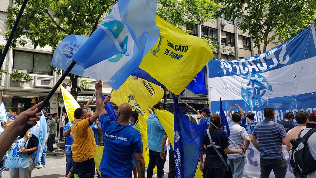 MovSindicalRos's tweet photo. Movilización en el Congreso
#NoEsReformaEsAjuste 
#MSRPRESENTE https://t.co/cfWR5WAQ2Q