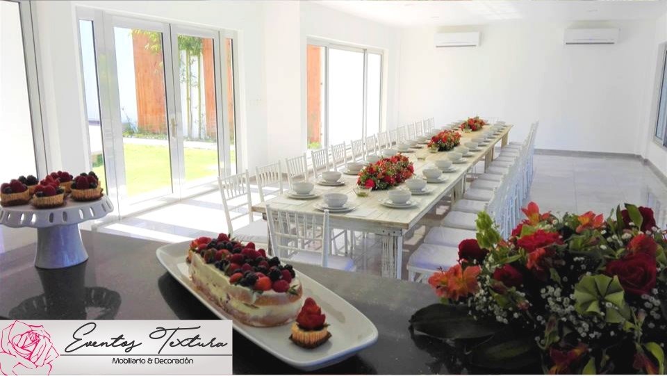 EventosTextura's tweet photo. Eventos Textura le da formalidad y elegancia a tus eventos.

Contáctanos y cotiza con nosotros si compromiso todo lo que necesites para tu evento: Mesas, sillas, mantelería, invitaciones, centros de mesa, arcos y figuras de globos, mesa de postres, y muchas cosas más. https://t.co/IQmmMyBpR8