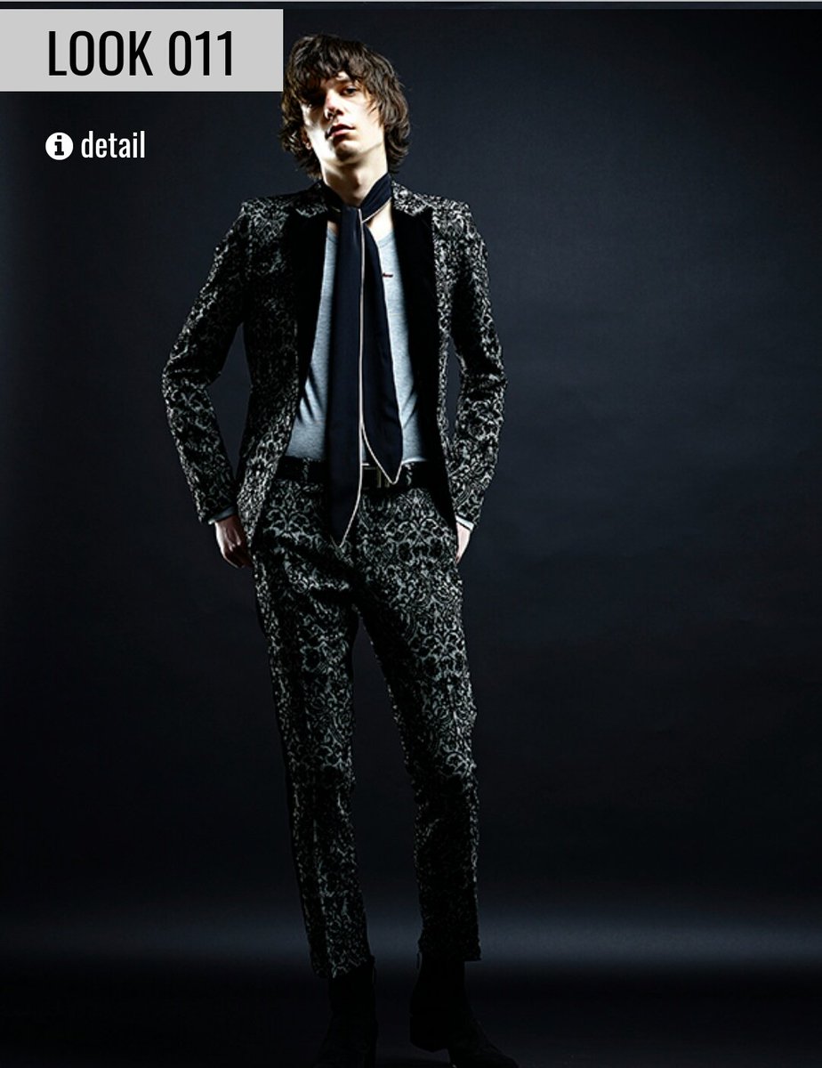 arashiFsquad's tweet photo. #IDthelook #大野智 was wearing GalaabenD's printed pants for their #BestArtist2017 collab with Nogizaka46 https://t.co/z1FMs3u8zG https://t.co/Jn3L6H71Ls