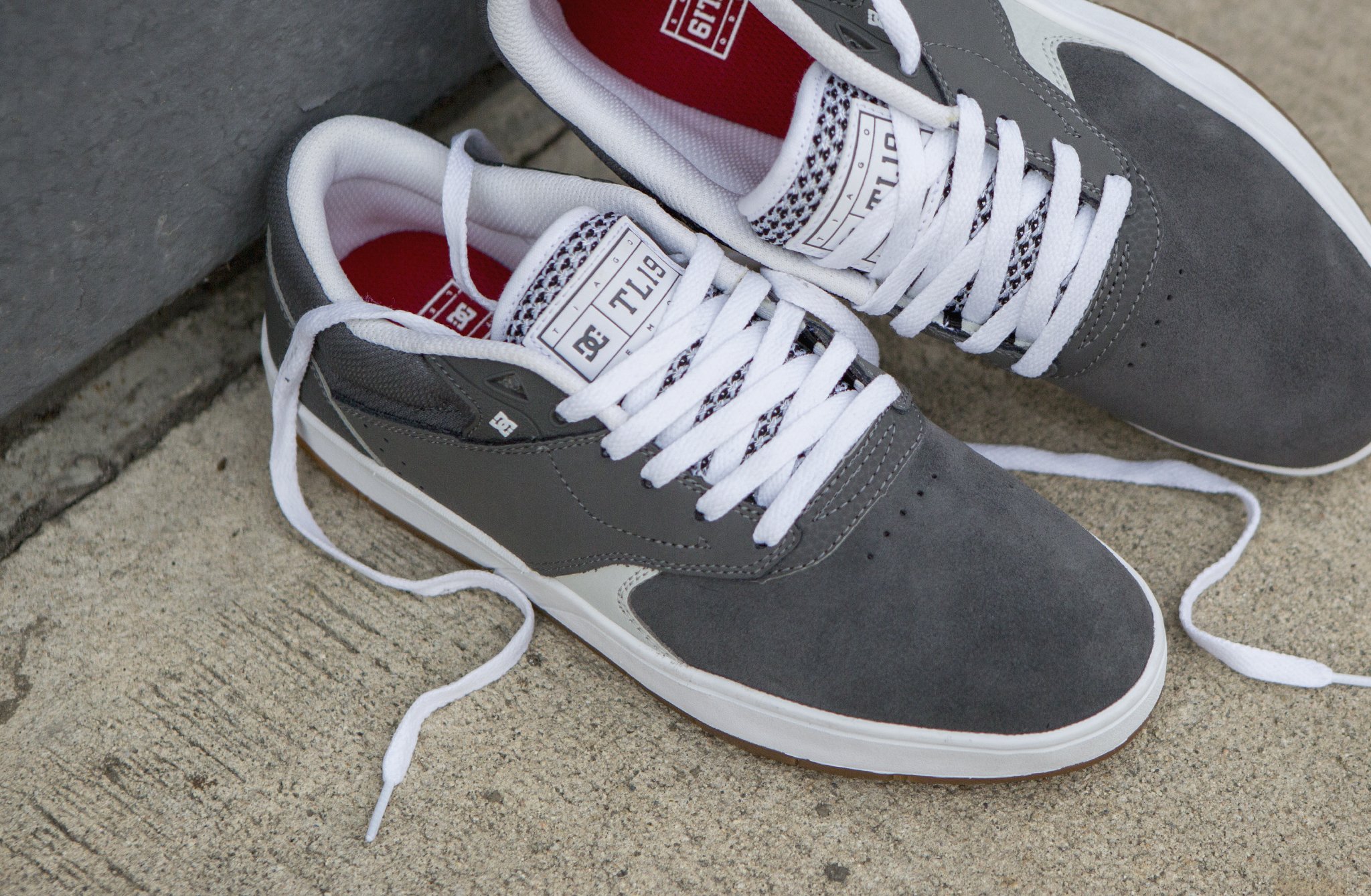 Wijde selectie Niet doen als resultaat DC Shoes on Twitter: "Peep the newest Grey/White color way of the Tiago  Lemos Signature Pro Model, now available at https://t.co/q5qSgr322j and  skate shops worldwide. https://t.co/x4RU8Jv34g" / Twitter