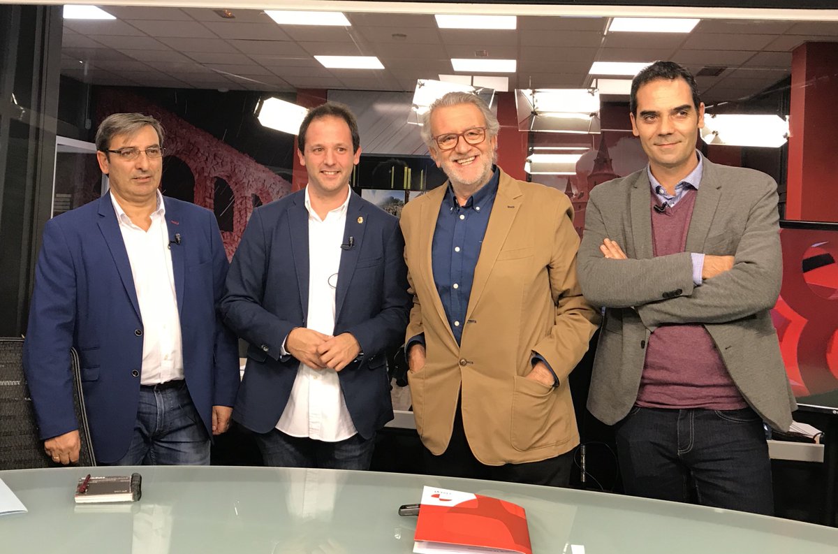 Hoy, a las 21,30 h hablamos de #despoblación <a href="/DipuSG/">Diputación de Segovia</a> @AlbSerna con @auremartin <a href="/juanjoferco/">Juanjo Fernández Corral</a>