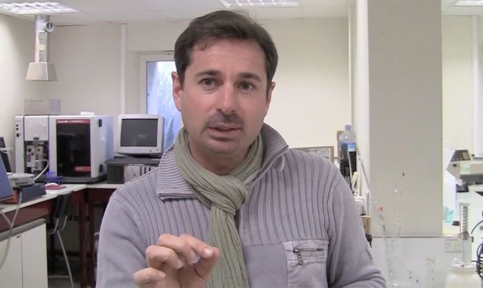 Moore Bros. has an early Christmas present this year with the uber talented winemaker Xavier Vignon visiting all three of their locations. Find the full schedule here: buff.ly/2Bhq7ta